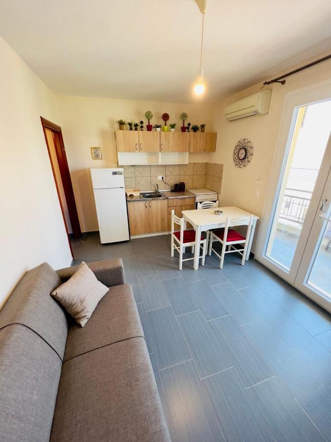 Geka'S Apartment Skala Rachoni  Ngoại thất bức ảnh